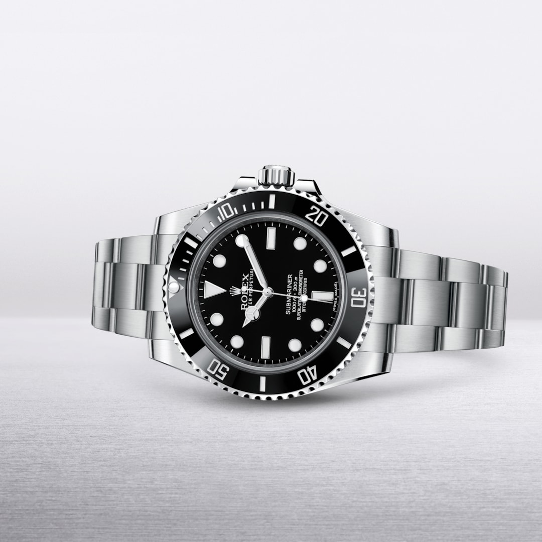 Can Women Wear Sporty Watches The Rolex Oyster Perpetual Submariner? - Kee Hing Hung